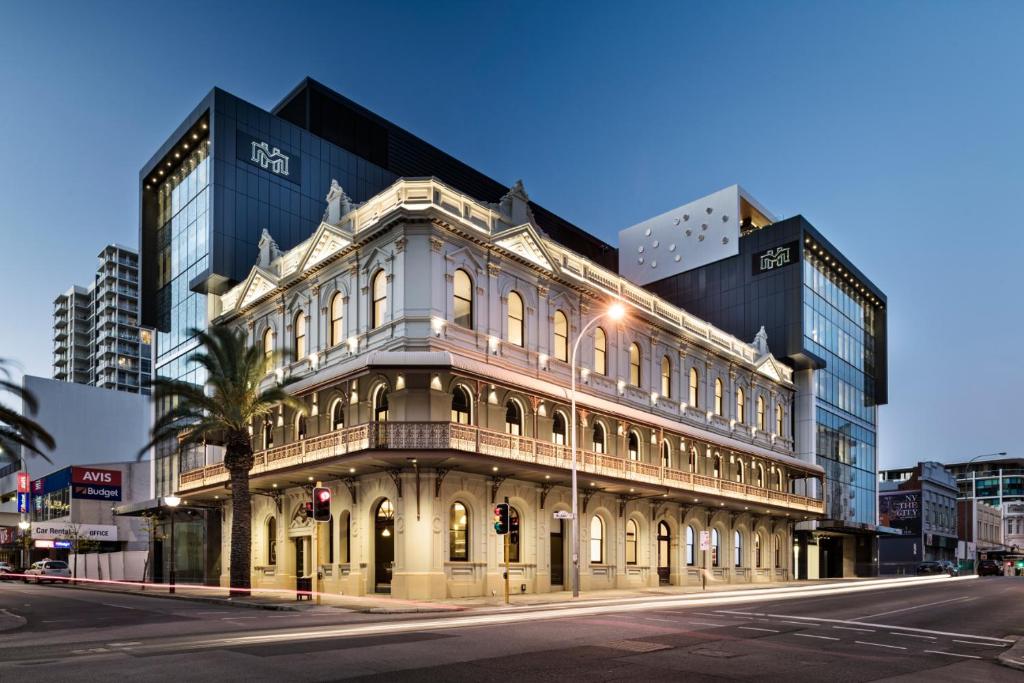 The Melbourne Hotel Review
