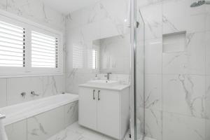 The Oxley Estate - Property Overview