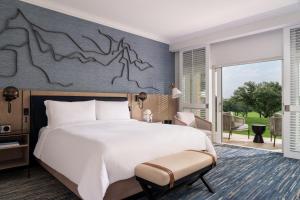 The Ritz-Carlton Dallas, Las Colinas - Location and Neighborhood