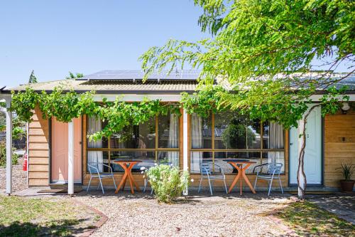 The Shore Motel Milang - Motel Amenities and Features