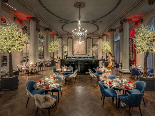 The Waldorf Hilton - Hotel Overview
