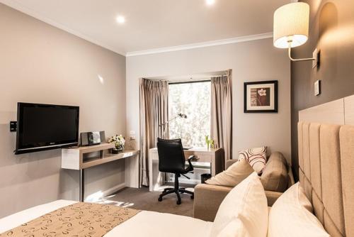 The Waverley International Hotel - Hotel Location and Accessibility