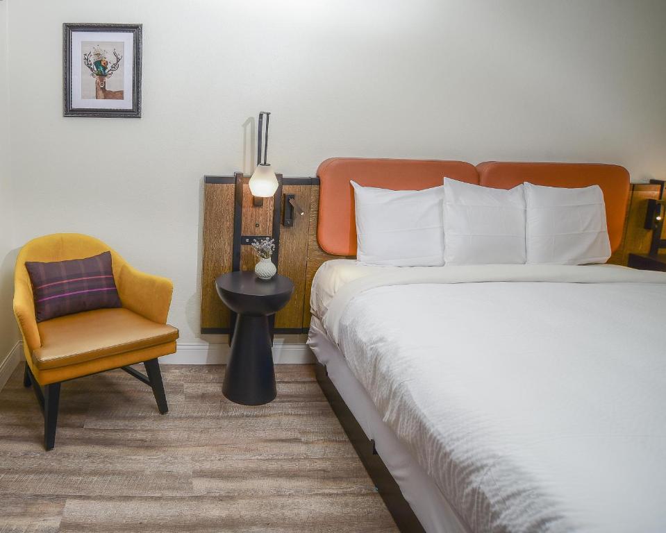 The Woodrose- NEWLY RENOVATED - Hotel Overview