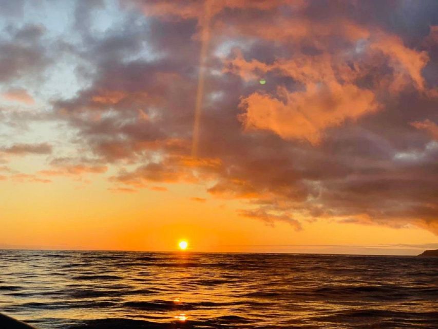 Third Island: Sunset Boat Excursion With Local Drink