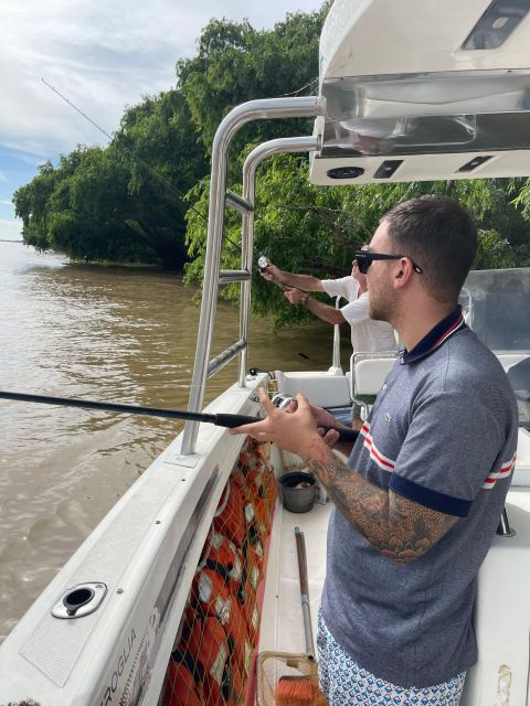 Tigre: Fishing Tour With Lunch and Fishing Gear Included