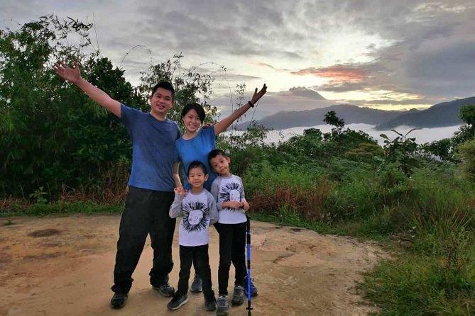 Top of the World – Sunrise Leisure Hike St. Veronica Hill