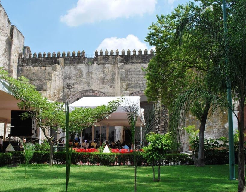 Tour Cuernavaca: Visit Xochicalco and Diego Rivera Murals