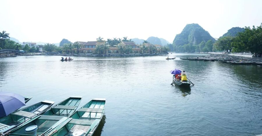 Tour Hoa Lu - Tam Coc - Mua Cave - Biking With Buffet Lunch