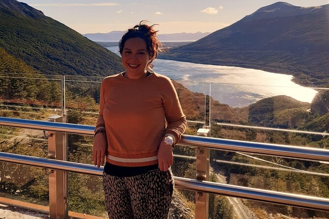 Tour in Escondido and Fagnano Lakes From Ushuaia With Breakfast