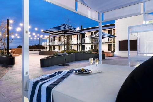 Tradewinds Hotel and Suites Fremantle - Convenient Location and Stunning Views