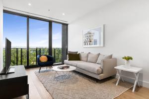 Tyrian Albert Park Lake Review - Property Overview
