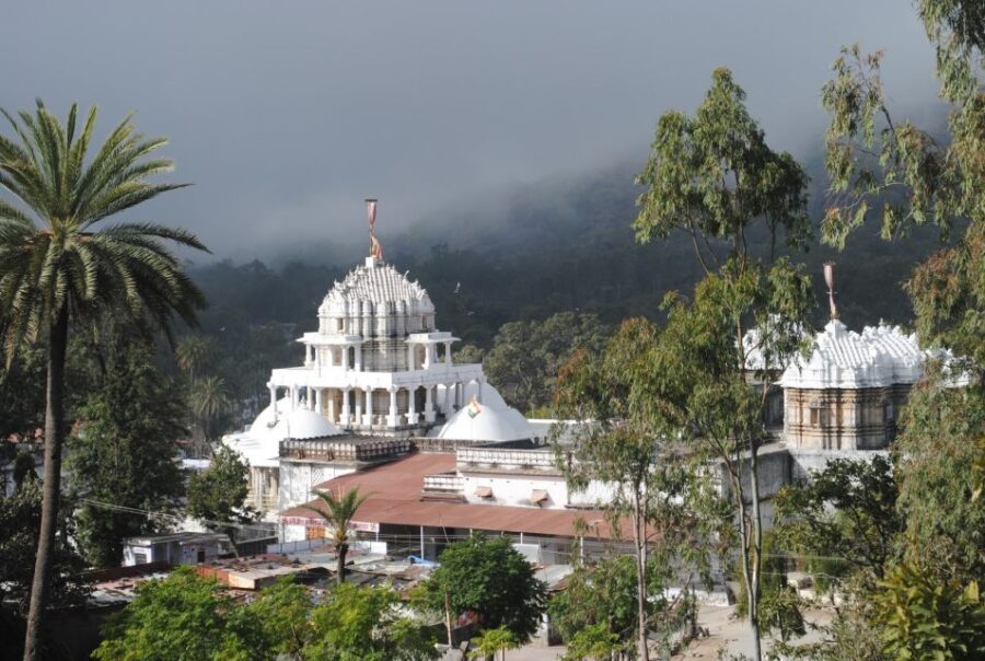 Udaipur: Mount Abu and Dilwara Temples Private Tour