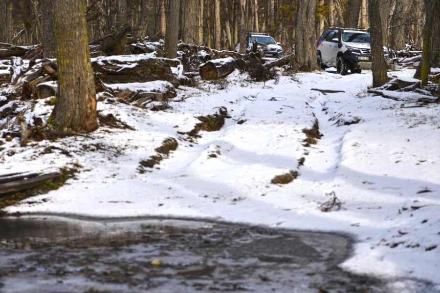 Ushuaia: Winter Off-Road 4x4 Lakes Tour With Lunch & Drinks - Tour Overview
