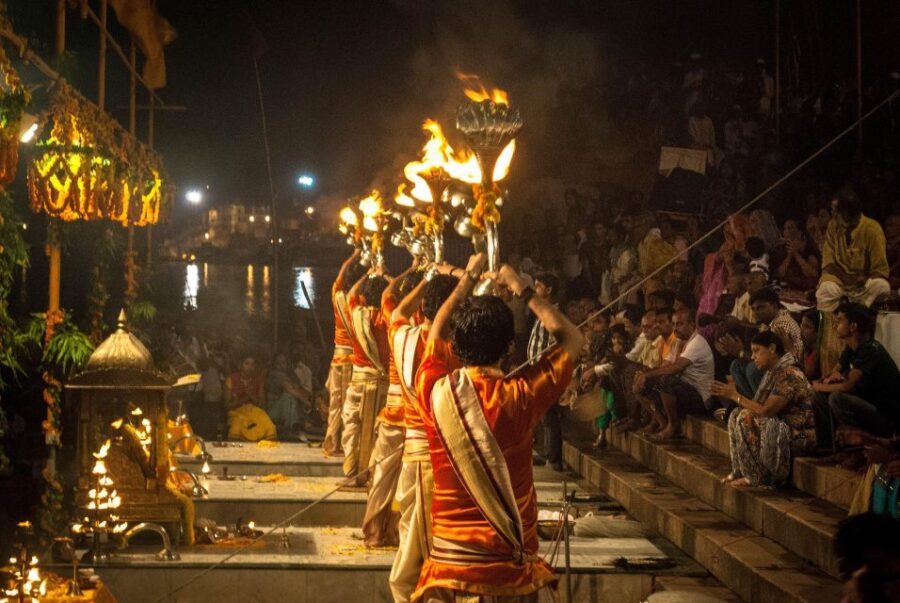 Varanasi: Dasaswamedh Ghat – Ganga Arti – Kashi Vishwanath
