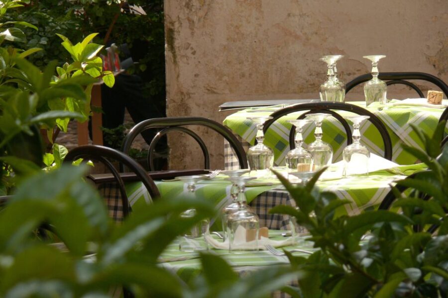 Verona: Small Group Food and Drinks Guided Tour