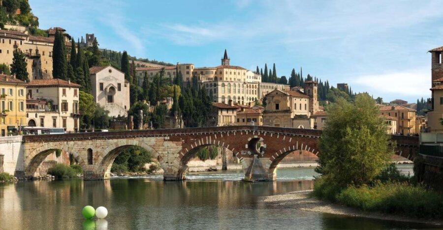 Verona: Small-Group Walking Tour