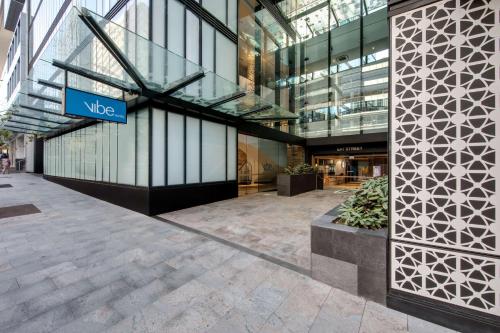 Vibe Hotel North Sydney - Hotel Overview and Location