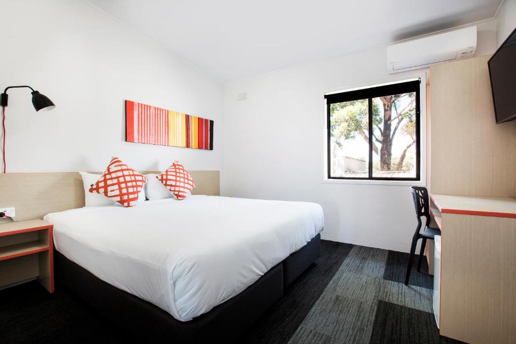 Villawood Hotel - Hotel Location and Accessibility