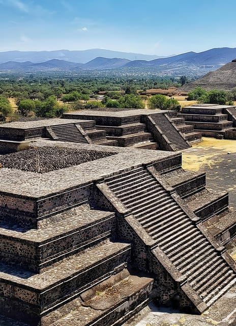 VIP Experience, Teotihuacan Flavors: Pyramids, Beer and Mezcal
