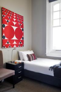 Vulcan Hotel Sydney - Location and Accessibility