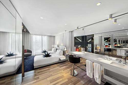 W London - Hotel Overview