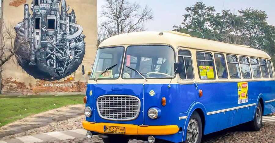 Warsaw: 2.5-Hour Dark Side – Praga District by a Retro Bus