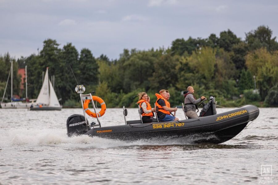 Warsaw: Exciting, Fast Motorboat Cruise on the Vistula River - High-Speed Motorboat Experience