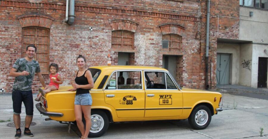 Warsaw: Historic Private Tour in Retro Fiat