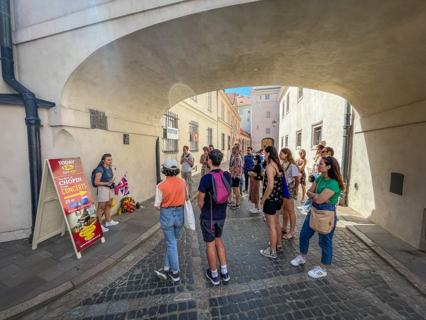 Warsaw: Old Town Highlights Walking Tour in English