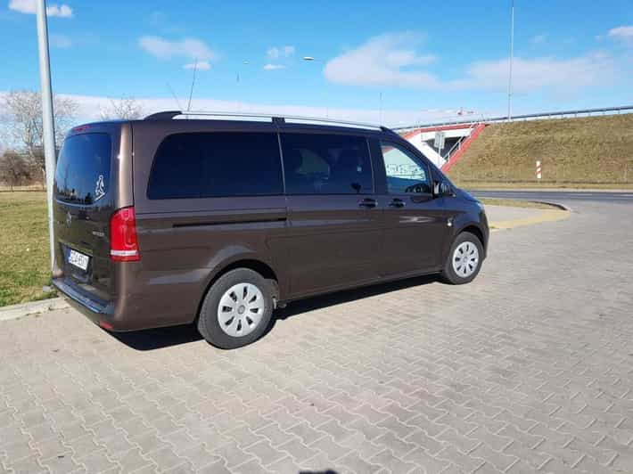 Warsaw: Private Transfer Chopin Airport -City 1-6 Person