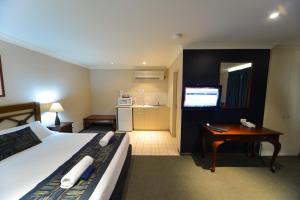 Wattle Grove Motel - Location and Accessibility