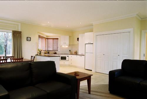 Waverley House Cottages - Excellent Location and Surroundings