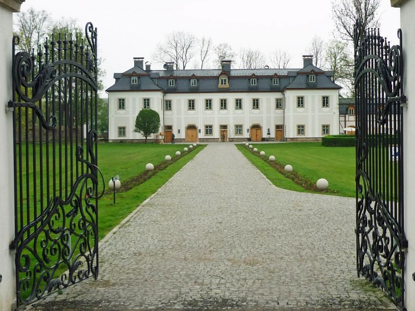 Wroclaw Day Tour to Giant Mountains, Karpacz, Palaces Valley