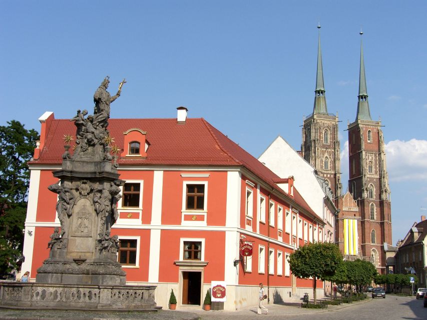 Wroclaw: Old City Walk and Cruise With Small Gondola