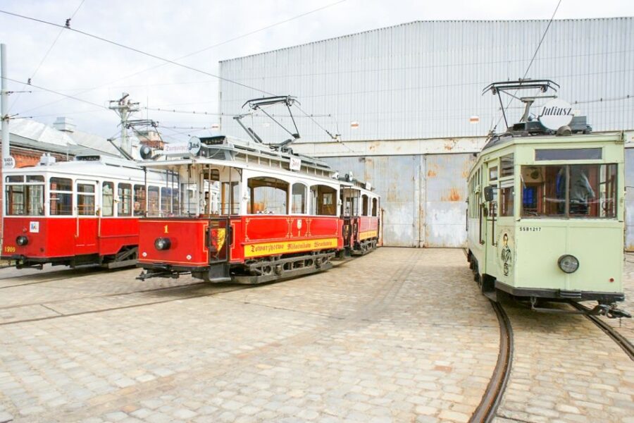 Wroclaw: Private Tour by Smal Historic Tram (1,5h, 11 Seats)
