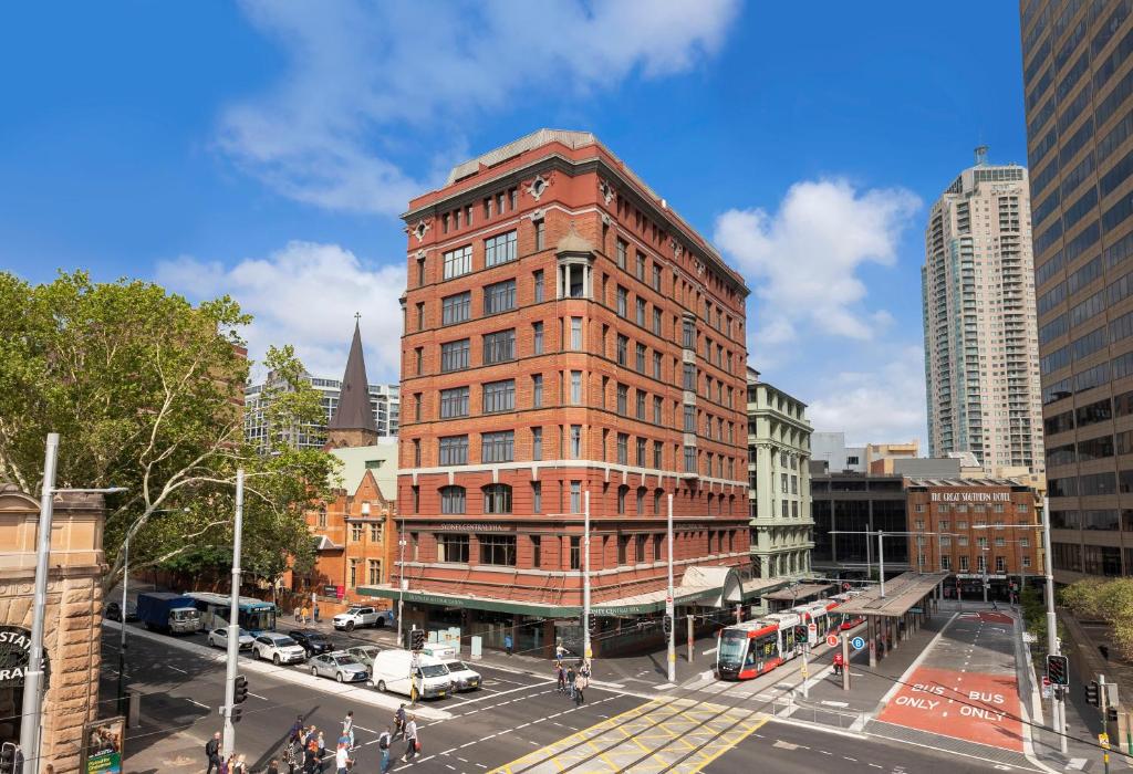 YHA Sydney Central - Location and Accessibility