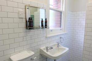 Alpine Hotel, Eat Drink Sleep - Guest Reviews