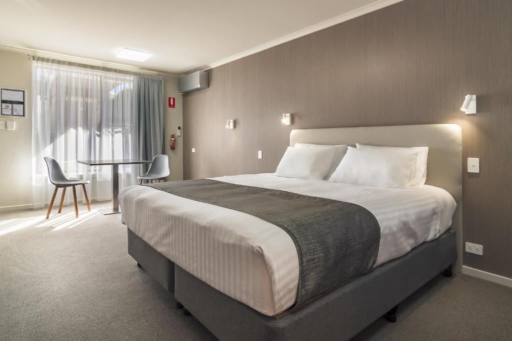 Argosy Motor Inn Review