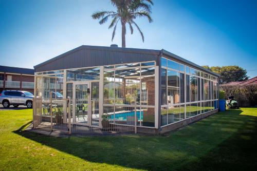 Arkana Motor Inn & Terrace Apartments - Accommodation Options and Room Types