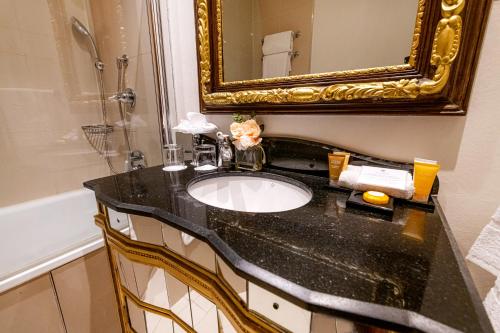 Ashburn Hotel - Location and Accessibility