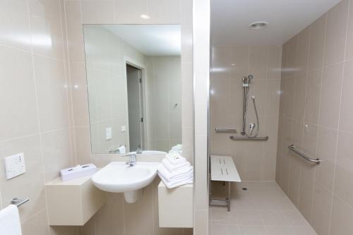 Atlantis Hotel Melbourne - Guest Ratings and Reviews