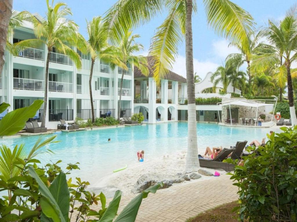 Beach Club Port Douglas Luxury Apartments Review