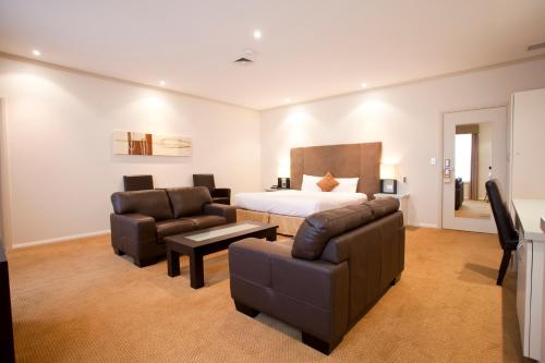 Beau Monde International - Hotel Overview and Rating