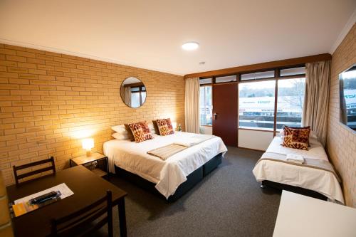 Bentleys Hotel - Location and Accessibility
