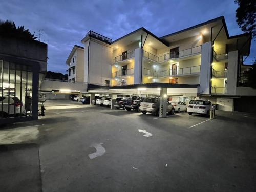Boathouse Resort (Water Front) - Accommodation and Room Types