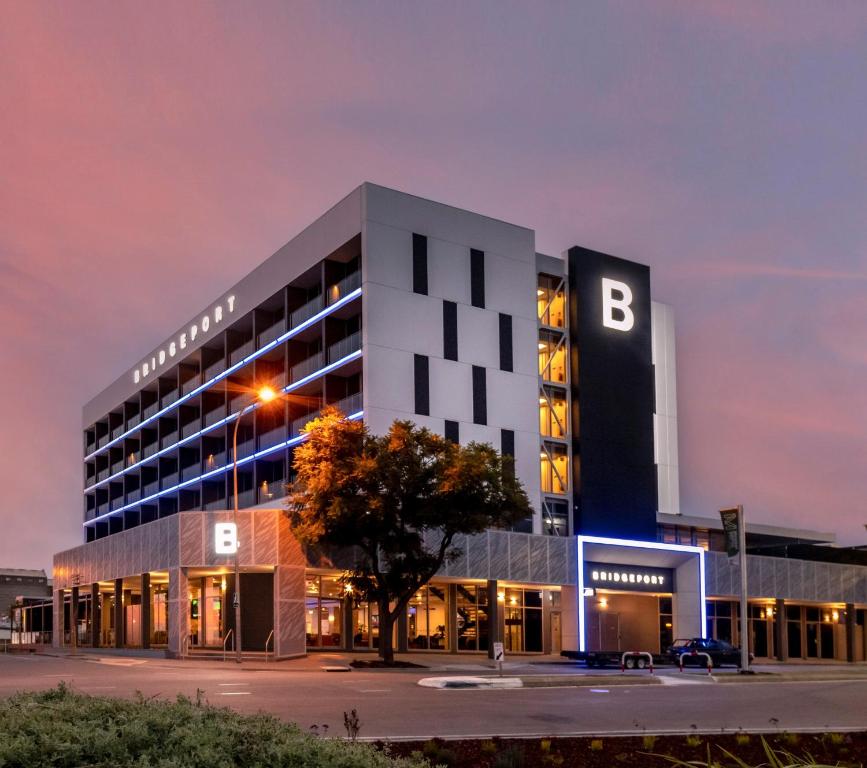 Bridgeport Hotel Review