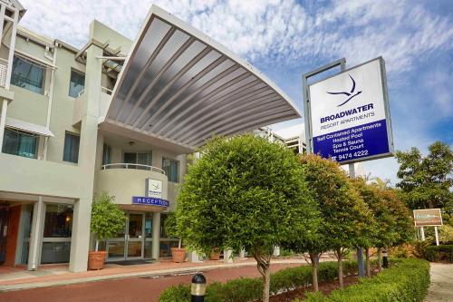 Broadwater Resort Como - Accommodation Details