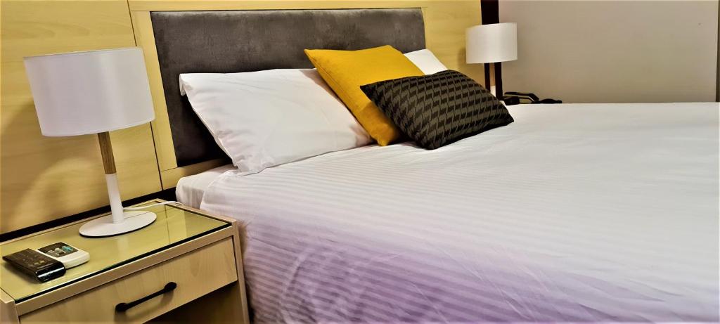 Brunswick Tower Hotel - Amenities and Services