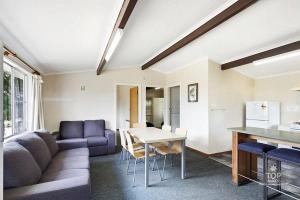 Buckenderra Holiday Village - Accommodation Details