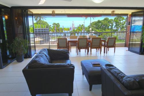 Cairns Aquarius - Accommodation Highlights
